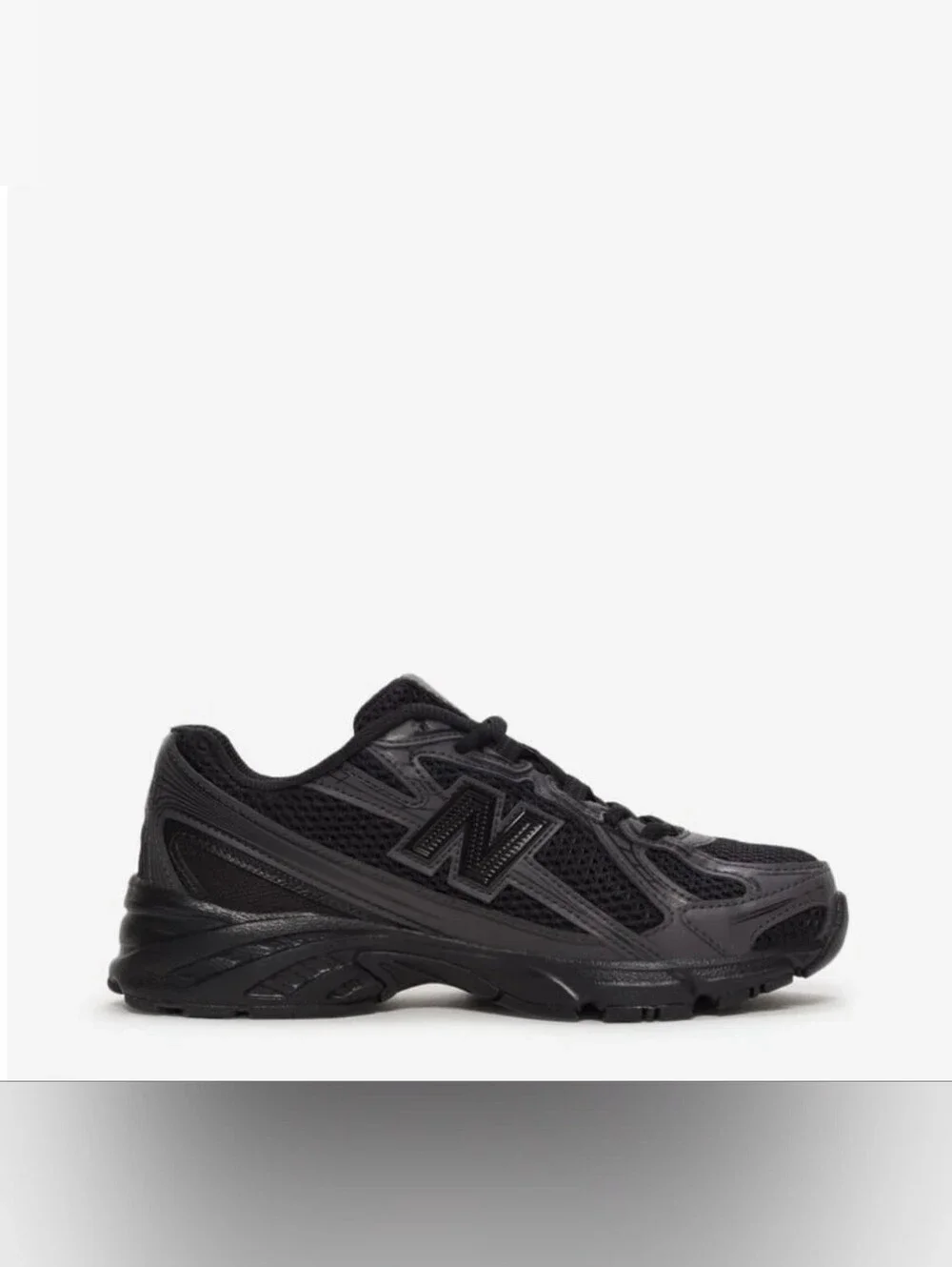 New Balance 740 Athletic Shoe Big Kid Size 7  NWT Activewear Y2K